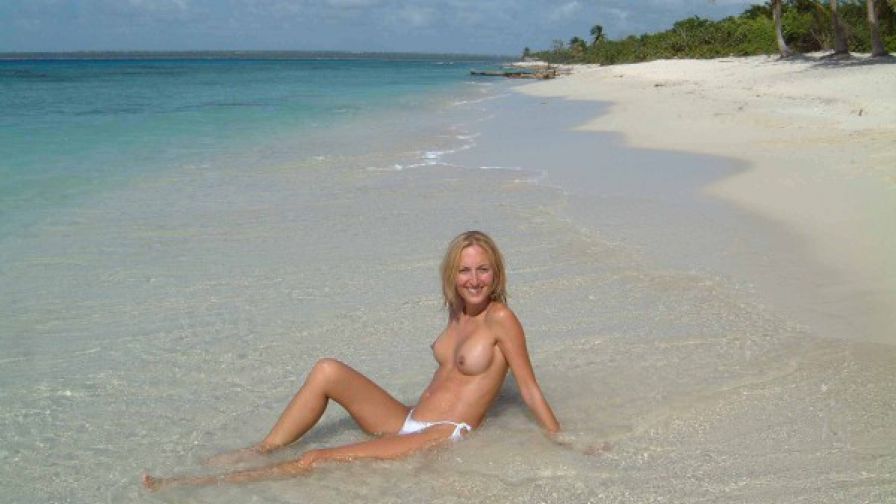 Amateur Beach Nudists 200 By 459
