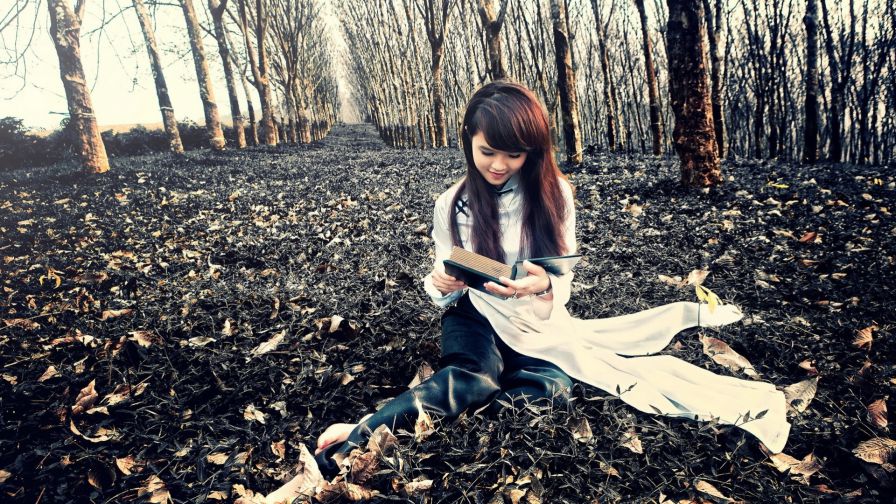 Girl Reading A Book Lyudi 