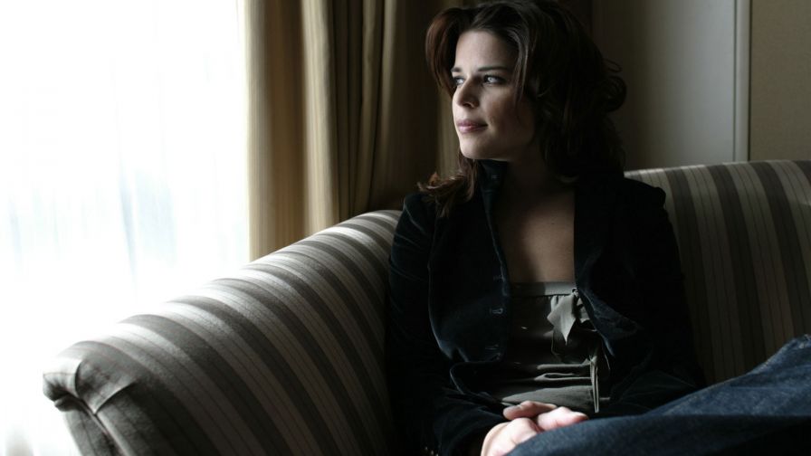 Neve Campbell 15