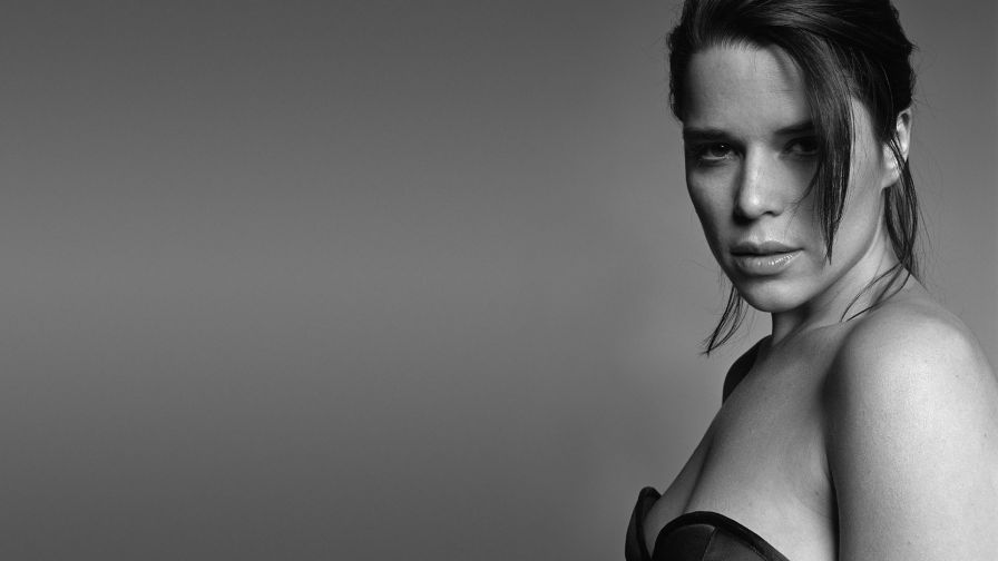Neve Campbell 3