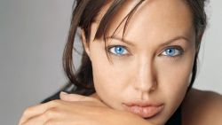 Angelina Jolie 8 Xkg9e